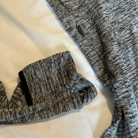 Nike Dri-Fit running pull over - Picture 3 of 5